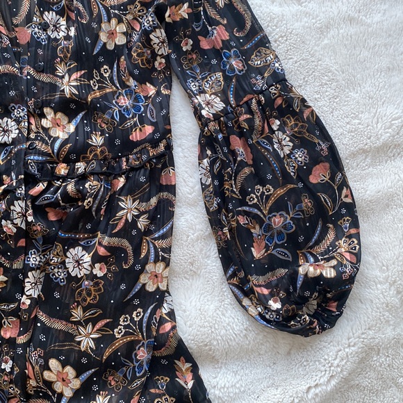 Excellent condition - Mink Pink midi dress - Picture 5 of 8